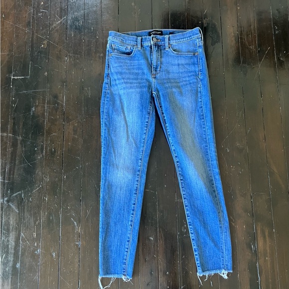 Banana Republic Skinny Fit Mid Rise Jeans size 27 petite - Picture 2 of 7